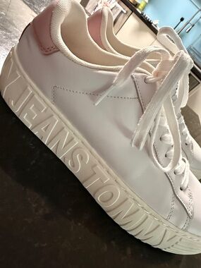 Tommy Hilfiger White Platform Sneakers with Pink Heel Tab
